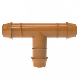 Plastik Irigasi Tubing Fittings 17mm Berduri Konektor Tee Coklat